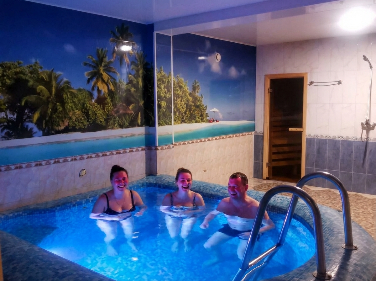 Сауна с большим бассейном