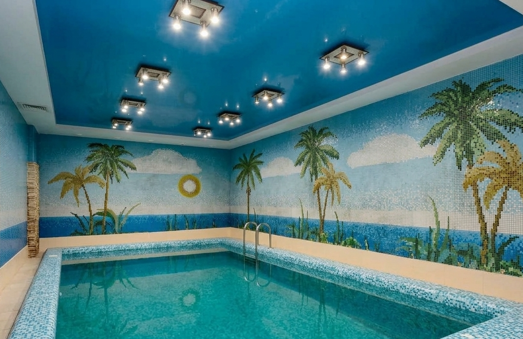 Сауна с большим бассейном